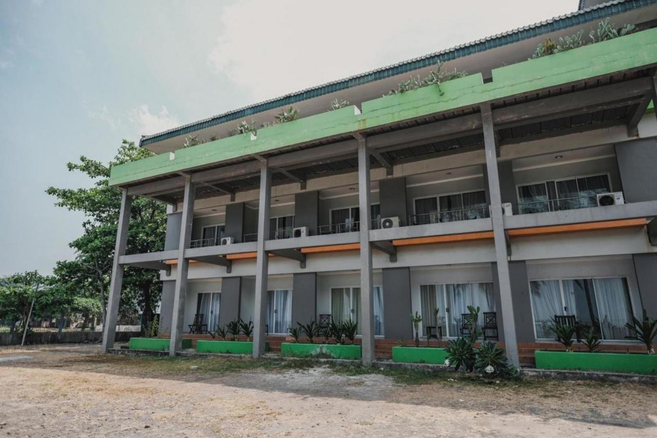 Reddoorz Plus Near Pelabuhan Merak Cilegon Esterno foto